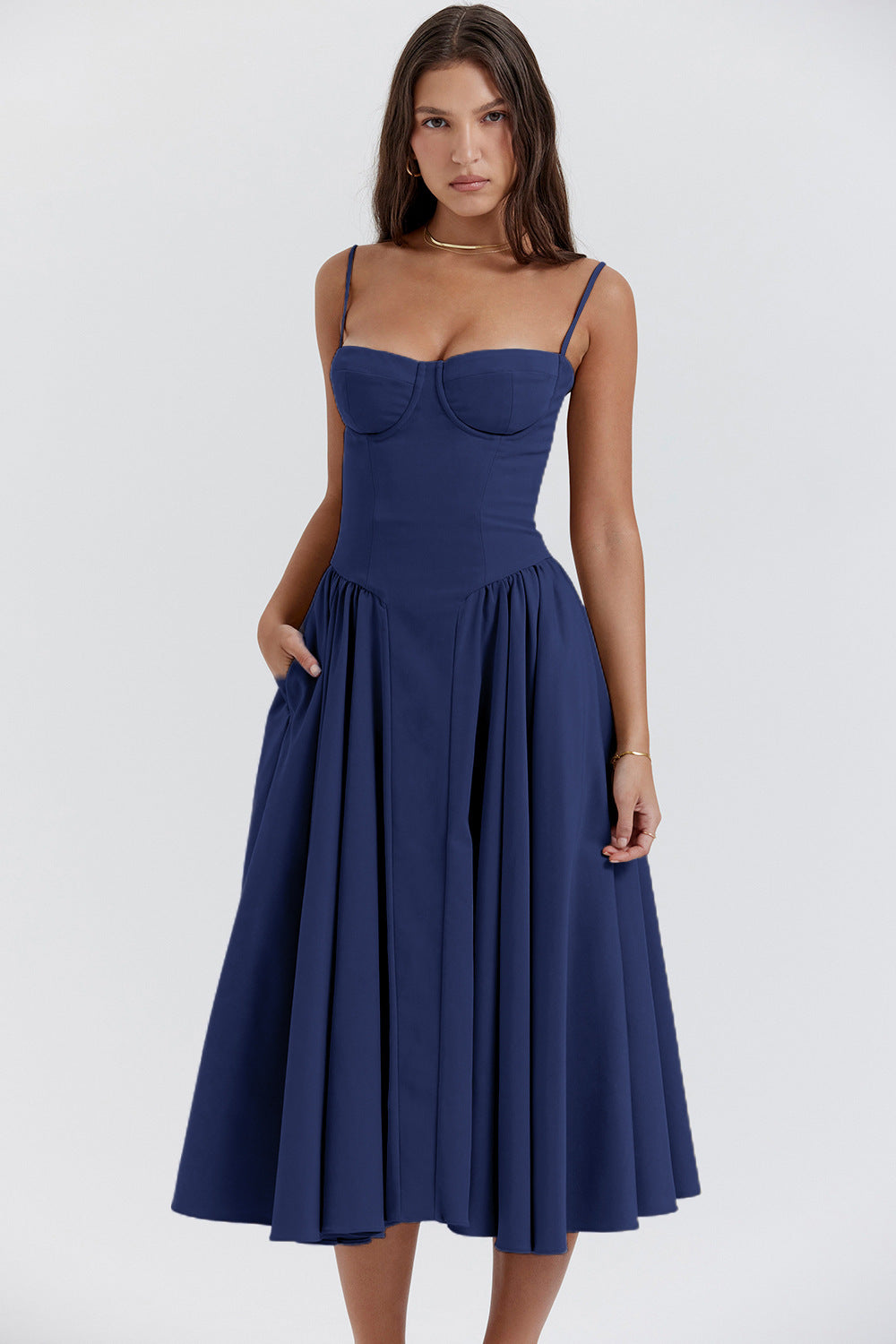 Alba – Vestido midi con vuelo