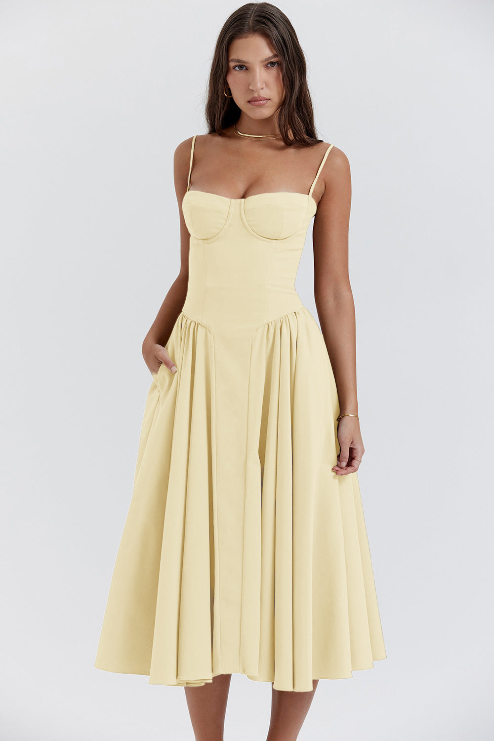 Alba – Vestido midi con vuelo