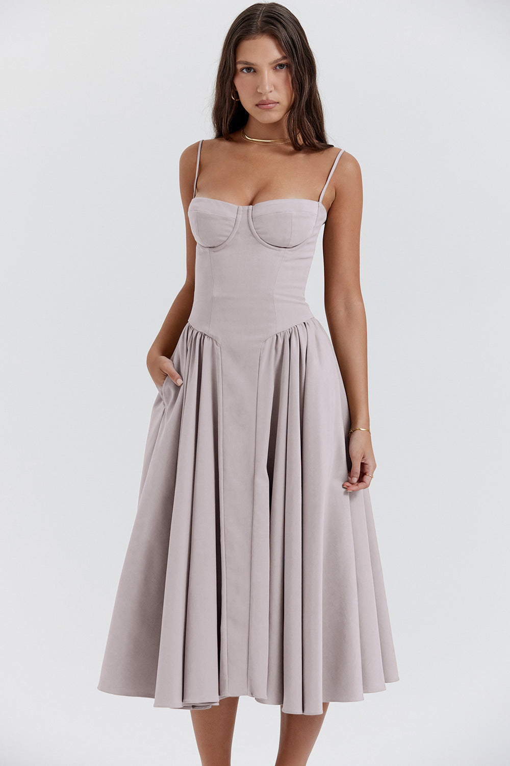 Alba – Vestido midi con vuelo